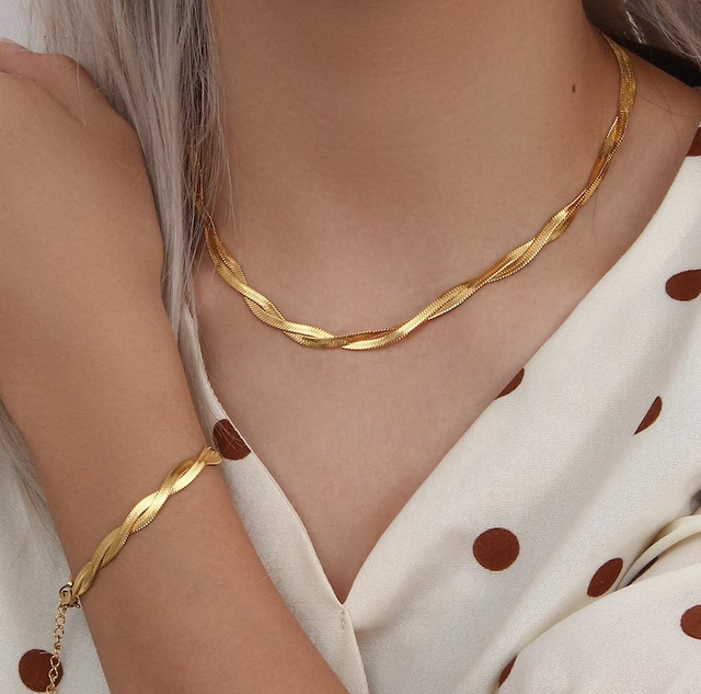 Parure femme dorée, chaîne, raffiné – Vente Flash Bijoux