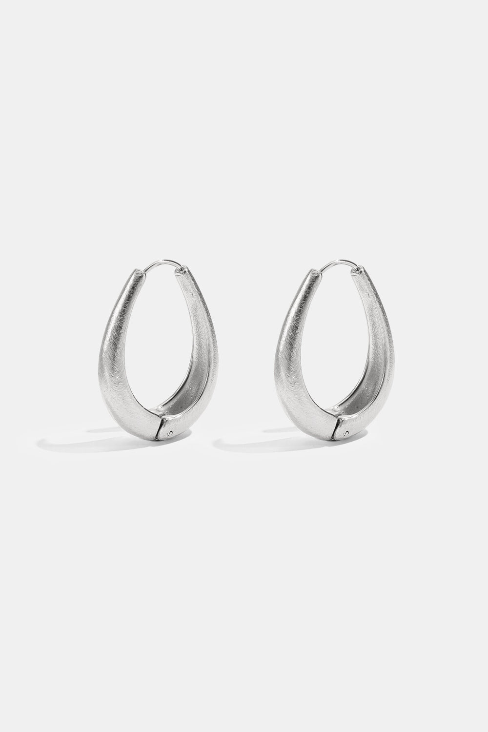 Boucles d’oreilles goutte sculptée couleur argent en acier inoxydable