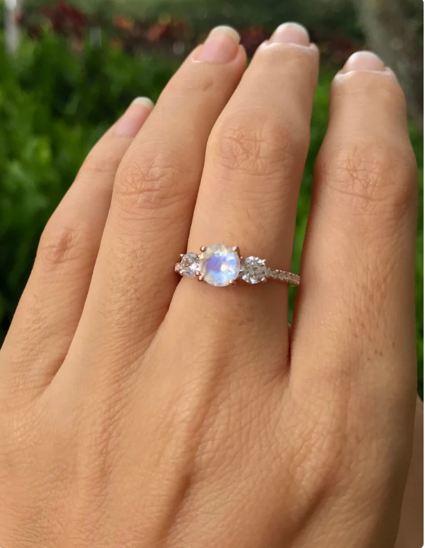 Bague femme dorée, pierre de lune, ajustable – Vente Flash Bijoux