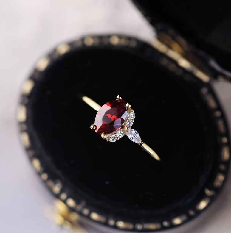 Bague femme dorée, grenat, ajustable – Vente Flash Bijoux