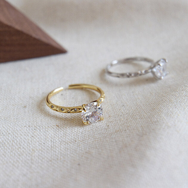 Bague femme dorée ou argentée, solitaire, zircon cubique, ajustable – Vente Flash Bijoux