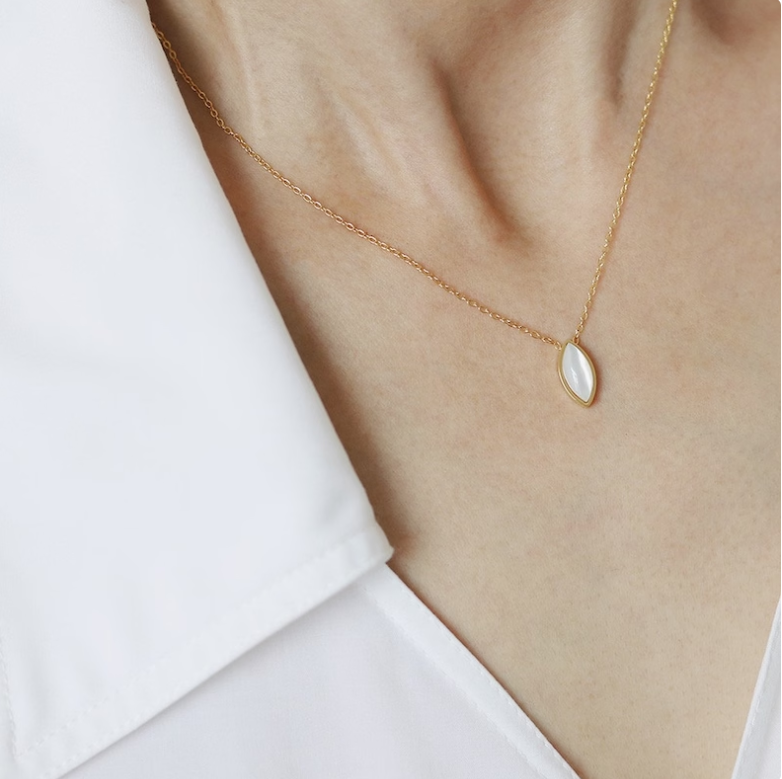 Collier femme doré, nacre – Vente Flash Bijoux
