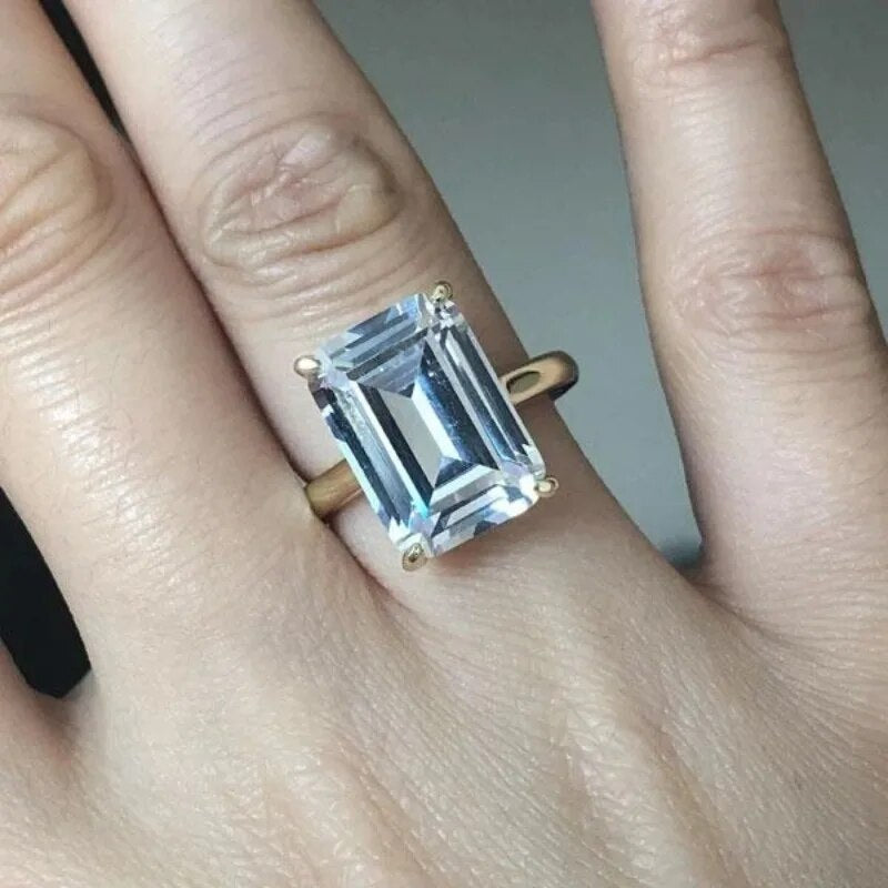 Bague femme dorée, pierres brillantes – Vente Flash Bijoux