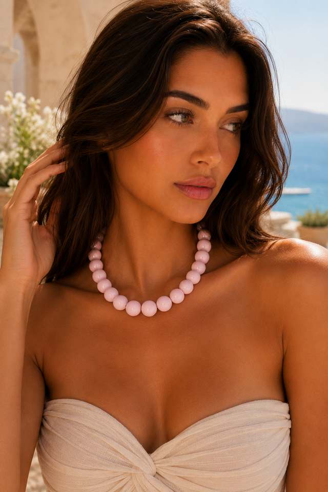 Collier court à grosses perles colorées