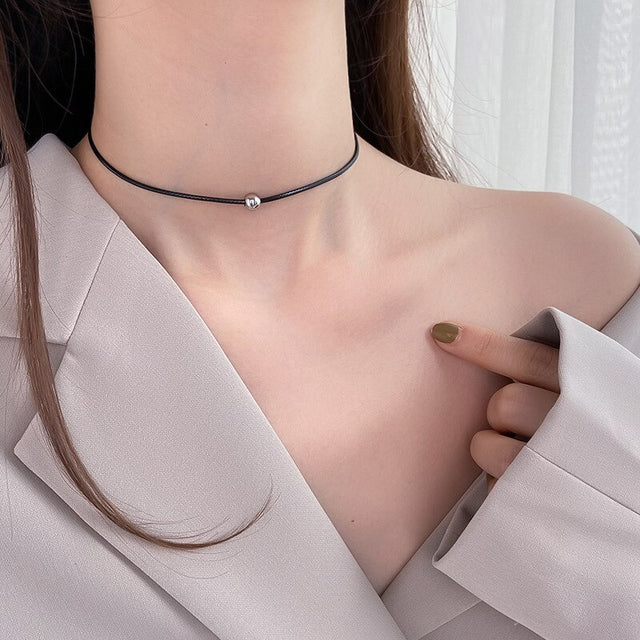 Collier femme noir, ras du cou, raffiné – Vente Flash Bijoux