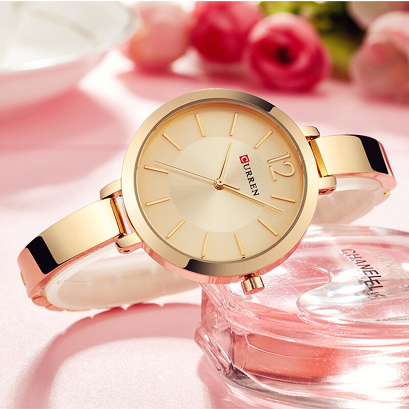 Montre femme dorée, à quartz, bracelet acier, graphique – Vente Flash Bijoux
