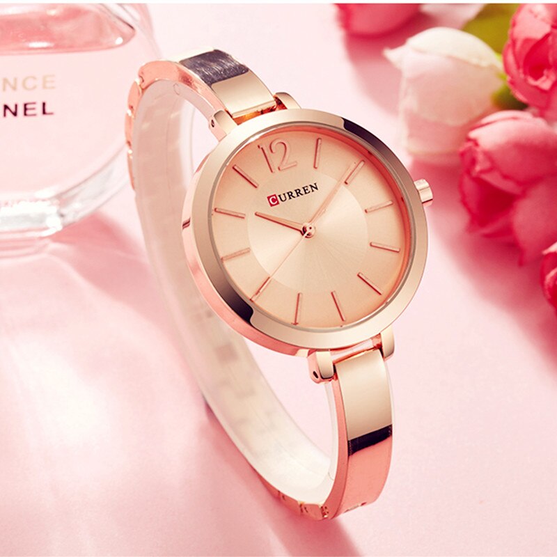 Montre femme dorée, à quartz, bracelet acier, graphique – Vente Flash Bijoux