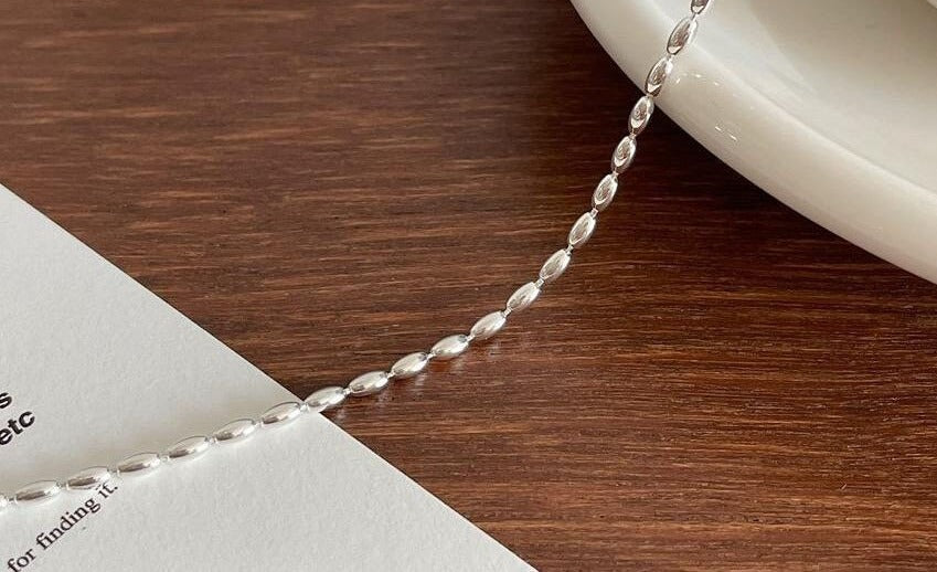 Bracelet femme argenté, chaîne, perles, raffiné – Vente Flash Bijoux