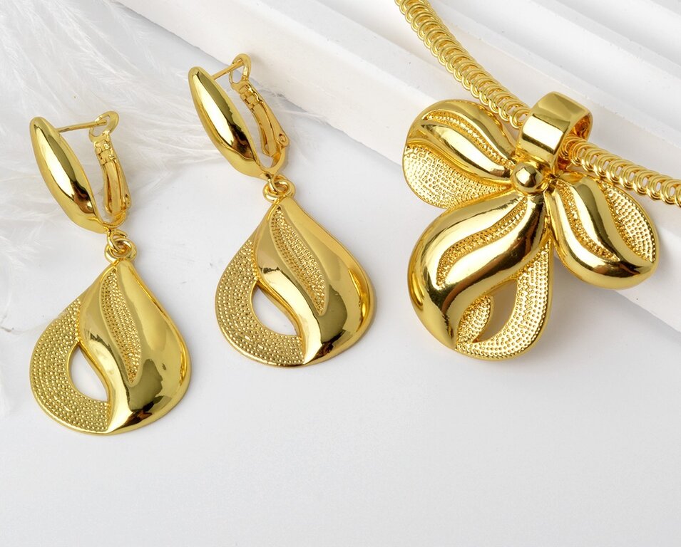 Boucles d'oreilles dorées, raffiné – Vente Flash Bijoux